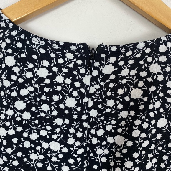 English Factory Floral Puff Sleeve Peplum Top M - Picture 4 of 5